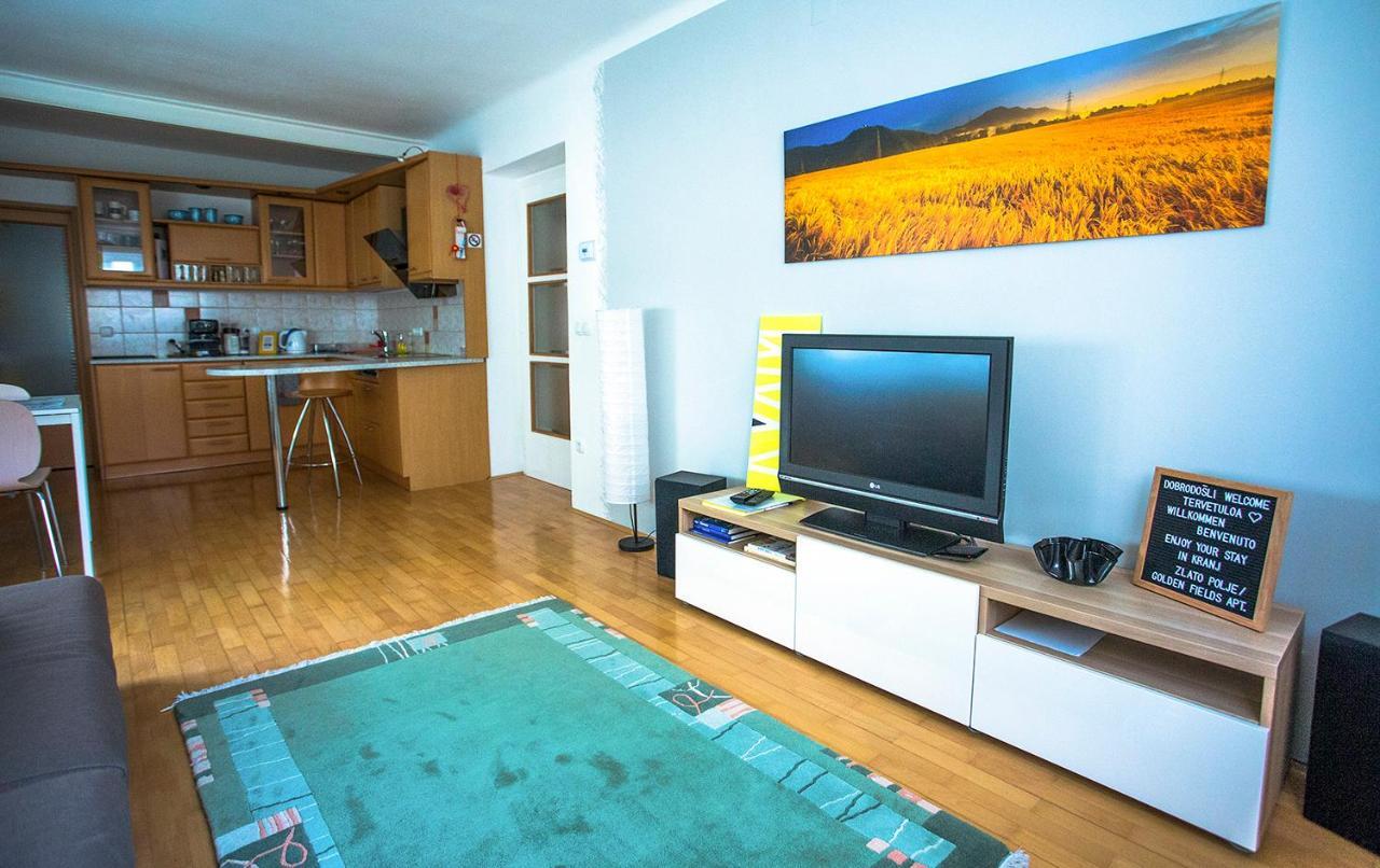 Goldenfields Apartment Kranj Bagian luar foto